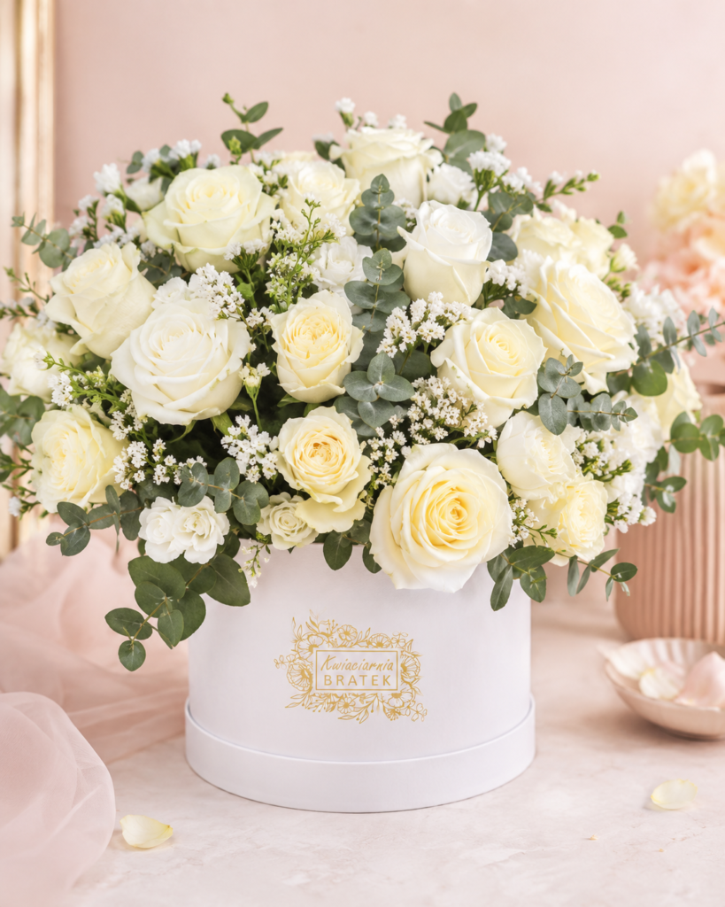 Flower Box z białych róż – Kwiaciarnia Bratek